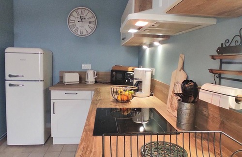 Cuise-la-Motte Cottage | Charming 2-Bedroom Stone House with Garden, Near Pierrefonds Castle
