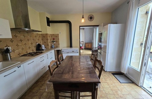 Saint-Chamassy Cottage | Charming 2-Bedroom House with Garden, Terrace, Baby Equipment, Near Historical Sights