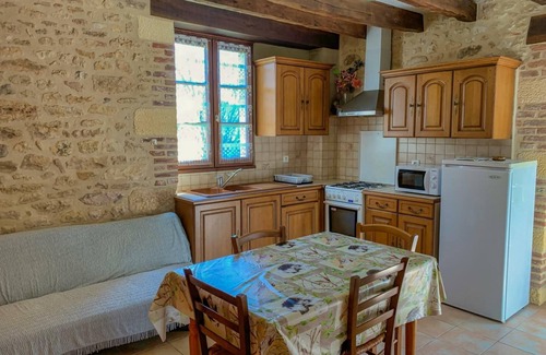 Saint-Chamassy Cottage | Charming 2-Bedroom House Near Dordogne Valley Sites with Garden & BBQ
