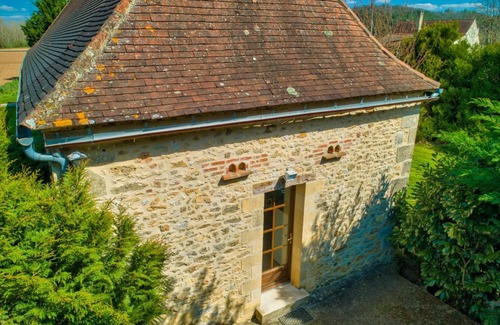 Saint-Chamassy Cottage | Charming 2-Bedroom House Near Dordogne Valley Sites with Garden & BBQ