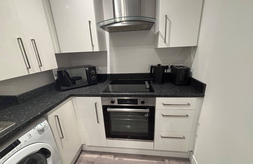 Hull Apartment | Charming 2-bedroom apartment in awesome Anlaby Common with WiFi.