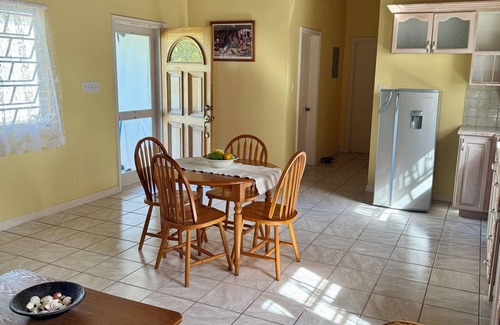 Cotton Ground Cottage | Charming 2-bedroom Guest house- an 18 minute walk from the beach