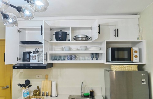 Dumaguete Apartment | Charming 2-bedroom apartment in delightful Dumaguete City with AC