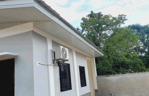 Tangnan House | Charming 2-bedroom house with WiFi, AC in peaceful Panglao Island