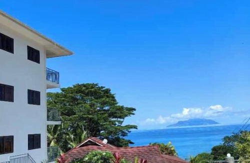 Mare Anglaise Apartment | Charming 2-Bedroom Apartment