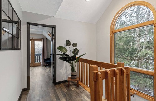 Bolton Landing House | Charming 2-bedroom Cottage with Game-room and WiFi in Bolton Landing/Lake George
