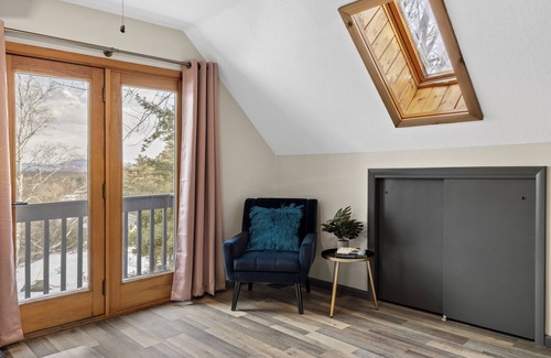 Bolton Landing House | Charming 2-bedroom Cottage with Game-room and WiFi in Bolton Landing/Lake George