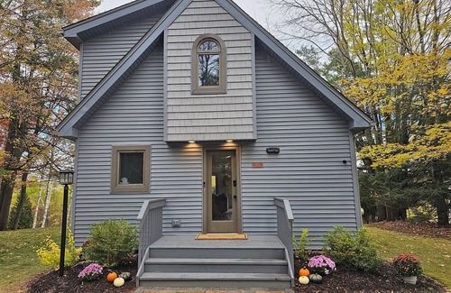Bolton Landing House | Charming 2-bedroom Cottage with Game-room and WiFi in Bolton Landing/Lake George