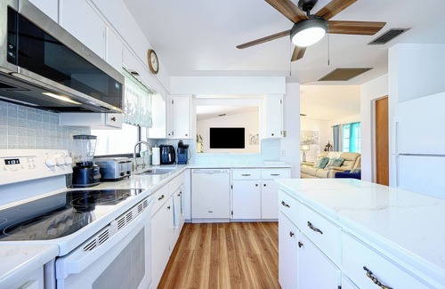 Bonita Springs House | Charming 2 bedroom cottage in the heart of wonderful Bonita Springs Florida