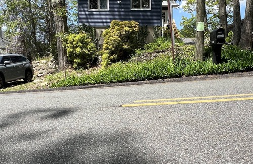 Andover House | Charming 2-bedroom Lakehouse with Fishing Dock, AC, WiFi in nice Byram Township