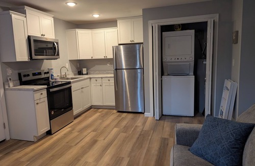 Elizabeth City House | Charming 2-bedroom house in Elizabeth City with AC