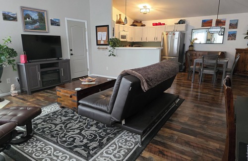 Pear Park House | Charming 2-bedroom townhome in lovely Grand Junction with WiFi, AC