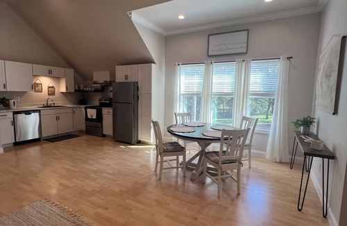 Hendersonville House | Charming 2-bedroom carriage house located in a peaceful, and quiet neighborhood.