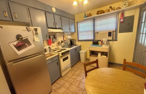 McMillan Hidden Valley Cabin | Charming 2-bedroom cabin on babbling brook in delightful Hendersonville with AC