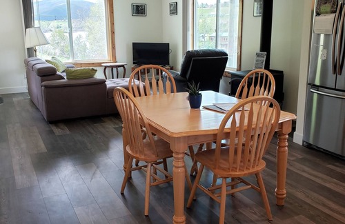 Horseshoe Bend House | Charming 2-bedroom house on the Payette River in tranquil Horseshoe Bend
