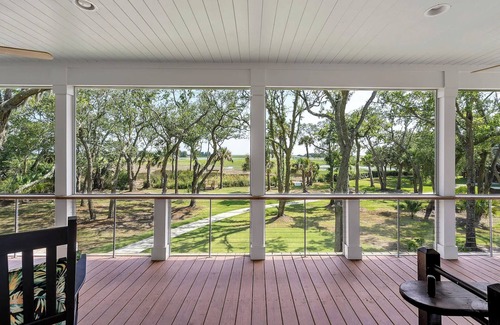 Bethera House | Charming 2-bedroom house in fabulous McClellanville with AC