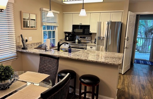 Pawleys Island Condo | Charming 2-bedroom condo in delightful Pawleys Island with AC, WiFi.