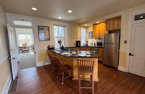 Lower Avenues House | Charming 2-bedroom house, with study and greatroom, quiet Avenues neighborhood