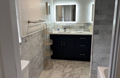 Tarpon Springs House | Charming 2-bedroom house with AC and WiFi in enjoyable Tarpon Springs