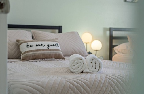 Tarpon Springs Bed & Breakfast | Charming 2-bedroom bed & breakfast in Tarpon Springs ,FL