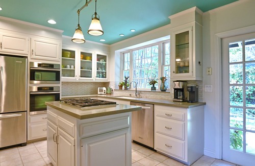 South Miami House | Charming 2-Bedroom Garden Retreat in Valley Village
