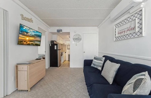 Green Creek Condo | Charming 2-bedroom condo in welcoming Wildwood Crest with AC, WiFi