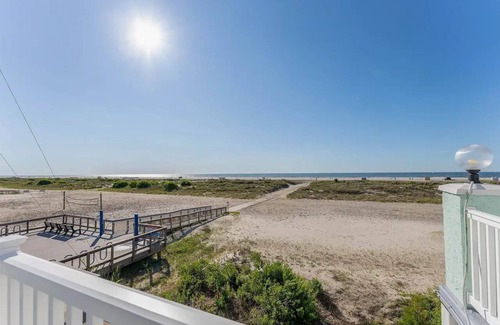 Green Creek Condo | Charming 2-bedroom condo in welcoming Wildwood Crest with AC, WiFi