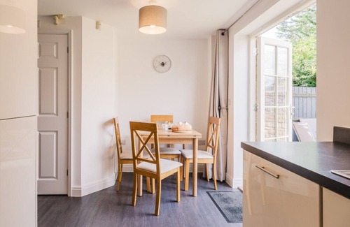 Cheltenham Cottage | Charming 2 Bedroom Home in the Cotswolds