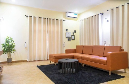 Mikocheni House | Charming 2-bedroom house in beautiful Mbezi Beach, Dar es Salaam with WiFi, AC