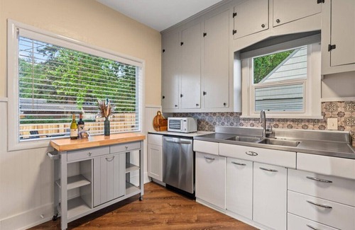 Garden District House | Charming 2-bedroom house with AC, WiFi in enchanting downtown Coeur d'Alene
