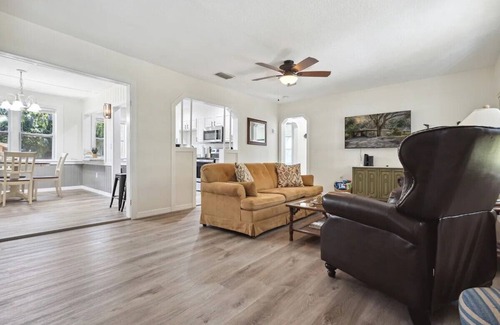 Crystal River House | Charming 2-bedroom house in gorgeous Crystal River with WiFi, AC