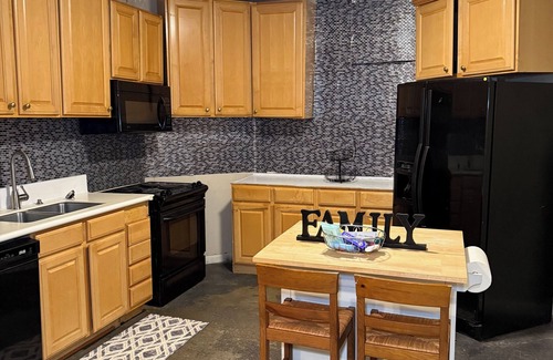 Lawrenceville Apartment | Charming 2-bedroom apartment with AC, WiFi in peaceful Lawrenceville