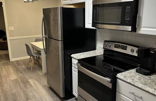 Lawrenceville House | Charming 2-bedroom bungalow in lovely Lawrenceville with AC, WiFi