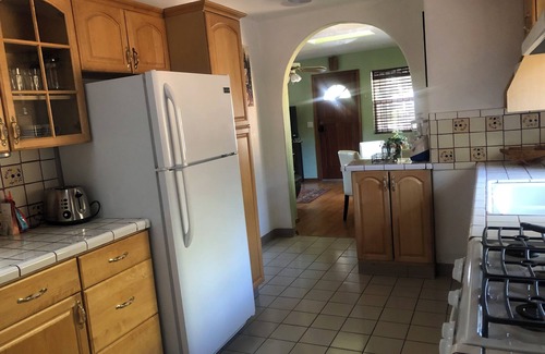 Shoreline West Cottage | Charming 2-bedroom cottage in Mountain View