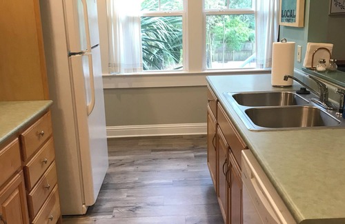 Biloxi Apartment | Charming 2-bedroom apartment in the heart of Ocean Springs.