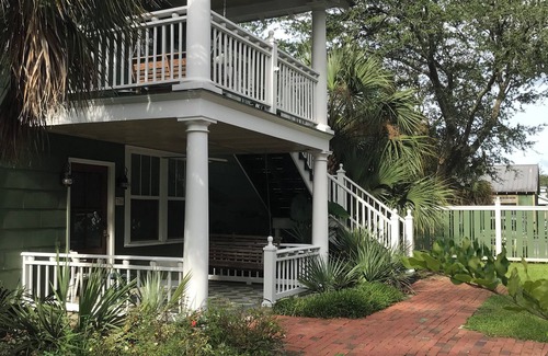 Biloxi Apartment | Charming 2-bedroom apartment in the heart of Ocean Springs.