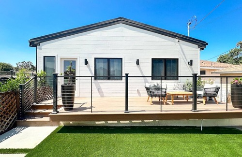 South Redondo House | Charming 2-bedroom house in Redondo Beach with AC