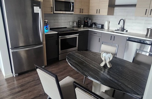 Tenderloin Apartment | Charming 2-bedroom apartment with AC, WiFi in brilliant San Francisco
