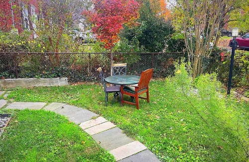 Wheaton-Glenmont House | Charming 2-bedroom first floor house with WiFi, AC in fabulous Silver Spring