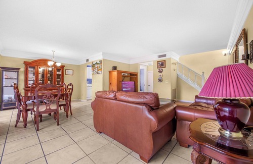 Temple Terrace House | Charming 2-Bedroom Townhouse with Cozy Vibes in USF Tampa Area