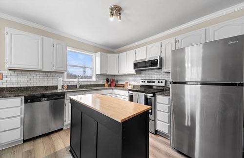 Winston - Salem Apartment | Charming 2-bedroom UPPER LEVEL apartment in pleasant Winston-Salem with WiFi, AC