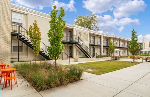 Crosstown Apartment | Charming 2-bedroom 1 bath apartment , WiFi in delightful downtown Memphis