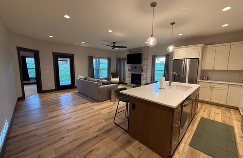 Ely House | Charming 2-bedroom 2 bath townhome with WiFi, AC in peaceful Ely