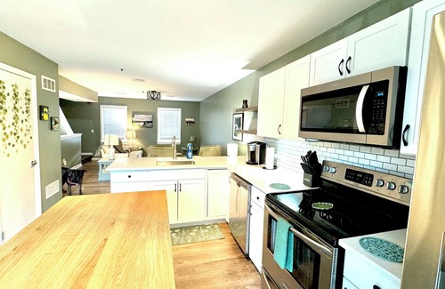 Harrisburg - Hershey House | Charming 2-bedroom, 2.5 bath townhome, private garage, off street parking