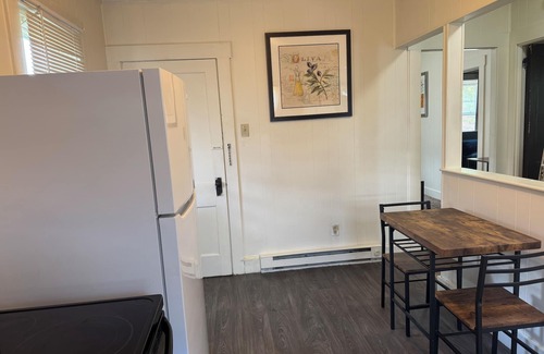 Clarksburg Apartment | Charming 2-bedroom apartment with WiFi, AC in quiet part of Clarksburg
