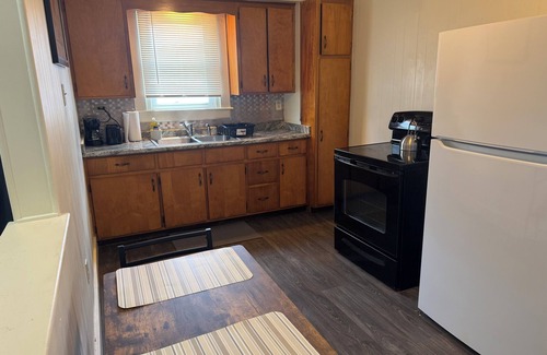 Clarksburg Apartment | Charming 2-bedroom apartment with WiFi, AC in quiet part of Clarksburg