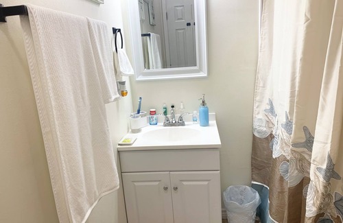 Rosita South Apartment | Charming 2-bedroom apartment a stone’s’ throw away from best casino in Texas.