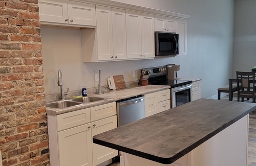 Oak Harbor Apartment | Charming 2-bedroom apartment in downtown Oak Harbor!