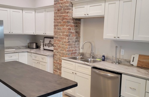 Oak Harbor Apartment | Charming 2-bedroom apartment in downtown Oak Harbor!