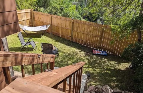Rapid City Apartment | Charming 2-bedroom apartment with WiFi, AC in fabulous Rapid City